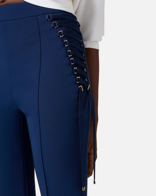 Pantaloni a zampa in crêpe con lacci criss-cross