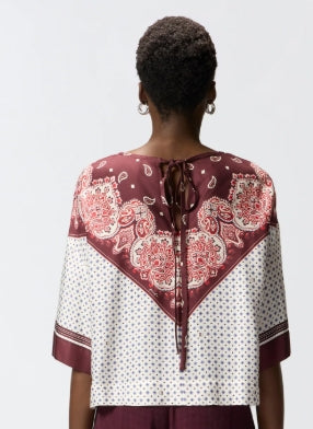 blusa con motivo cravatta