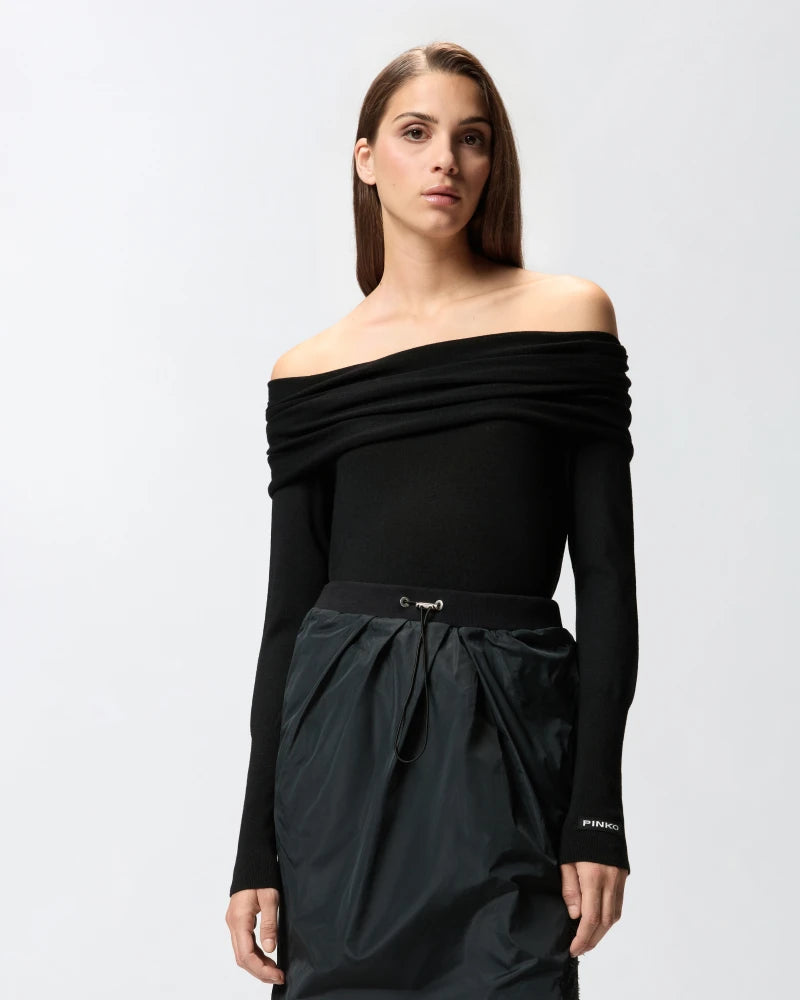 Maglia con scollo sciallato
